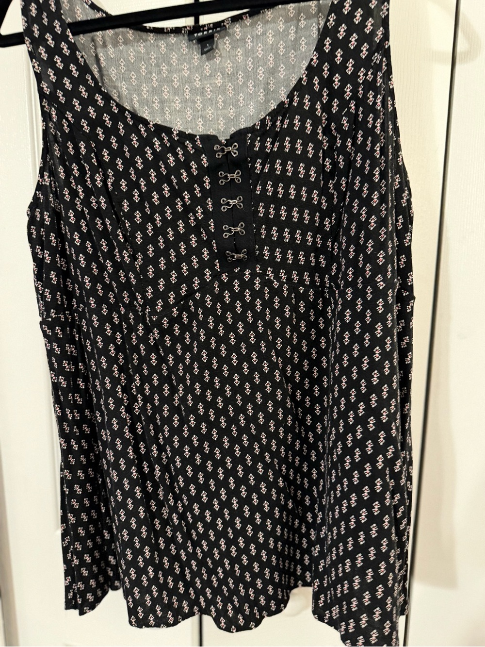 torrid Black Sleeveless Tank with Small White-Pink Geometric Print